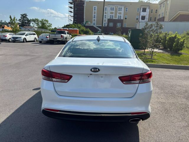 2016 Kia Optima LX Sedan 4D